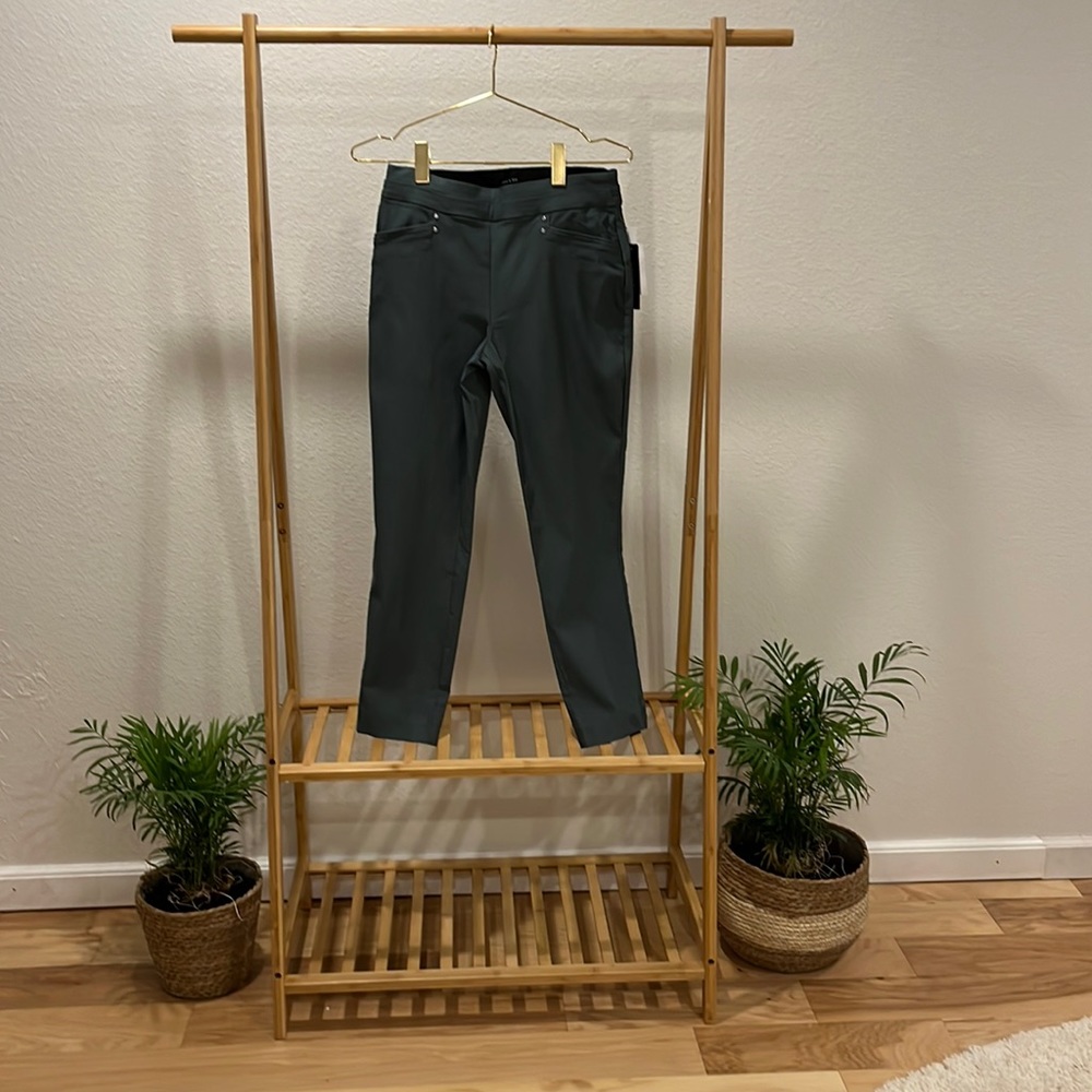 Violets & Roses pull on pants new